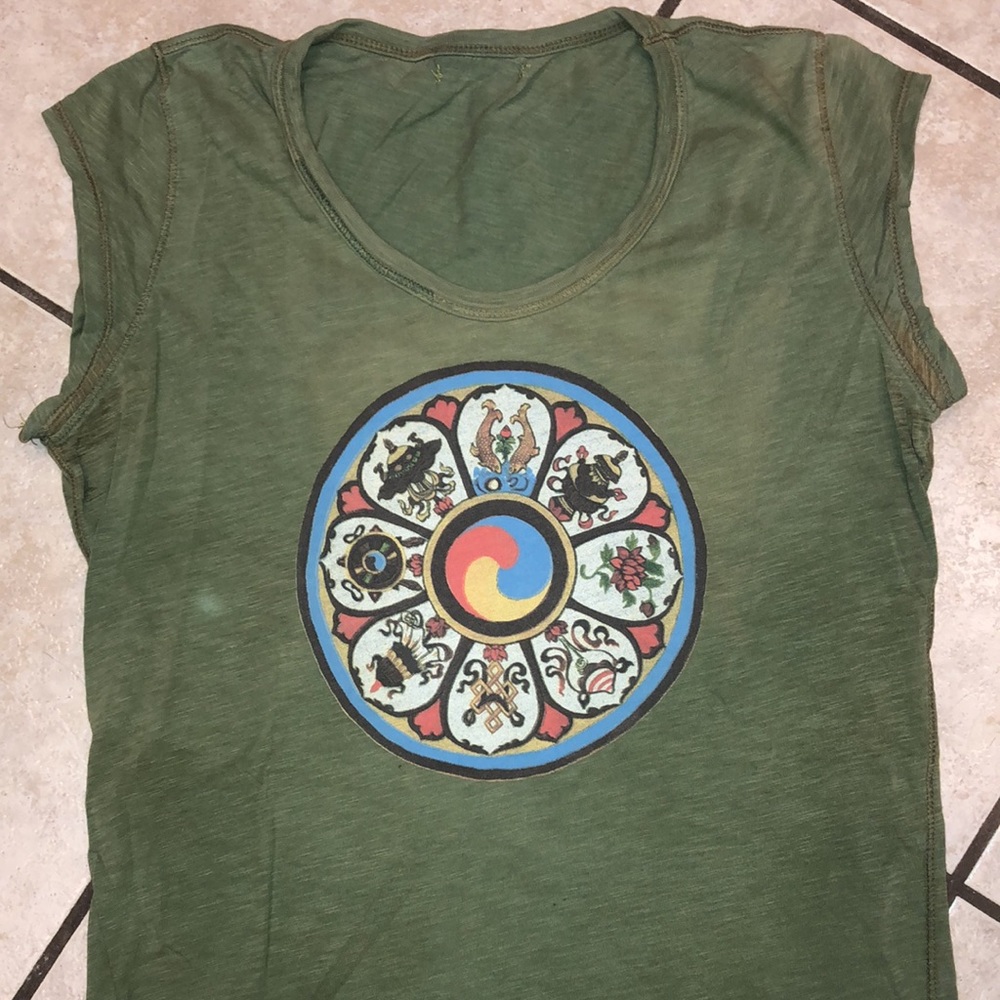 ☯️Lucky🍀Brand Vintage Graphic T- shirt - Picture 3 of 16